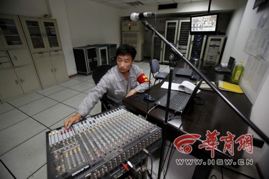 探秘大雁塔喷泉“演奏者”.jpg